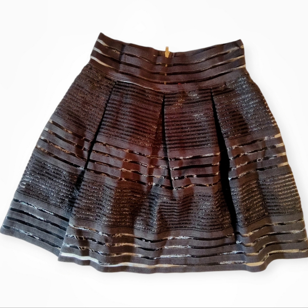 Sz XS lulumari casual black skirt
